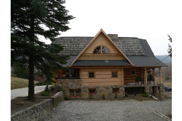 Polska Penzión Ustrzyki Dolne, Zewnątrz